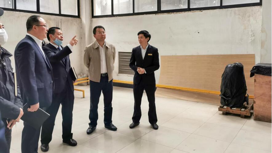 集团党委书记、董事长任丁会见川酒集团董事长曹勇一行