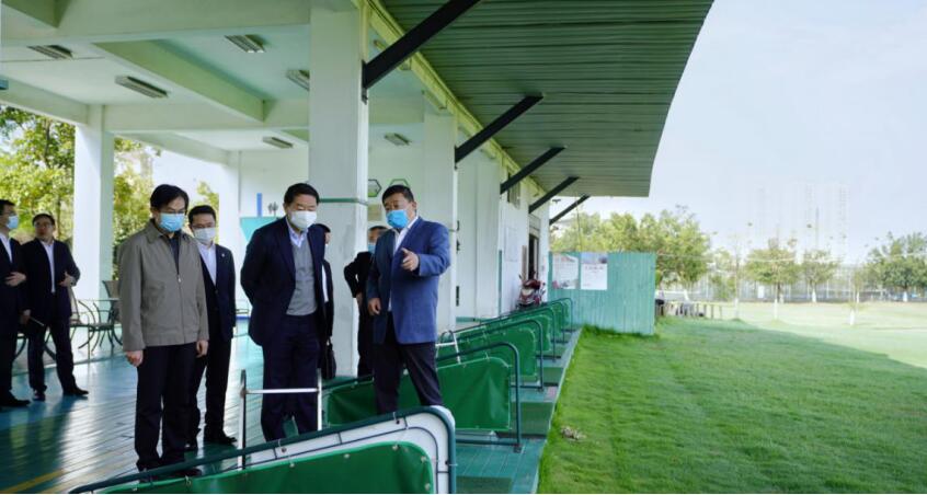 尊龙凯时集团党委书记、董事长任丁率队考察四川旅游学院